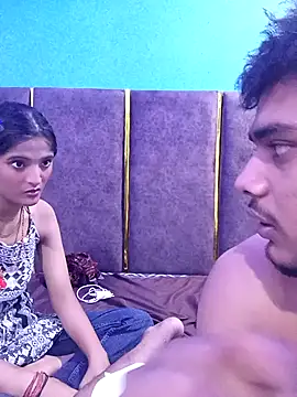 Snapshot of romantic_couple1 chatting on 22, 9, 2025 romantic couple1 online show from 22, 9, 2025