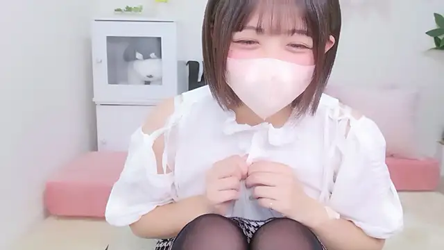 Snapshot of Hinata_Sun chatting on 6, 10, 2025 Hinata Sun online show from 6, 10, 2025