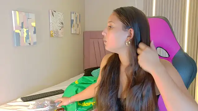 Laly Cherry  online show from 18, 11, 2025