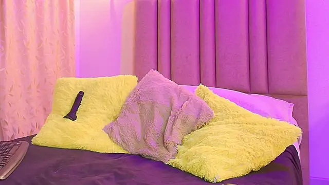 camilo nom online show from 13, 9, 2025