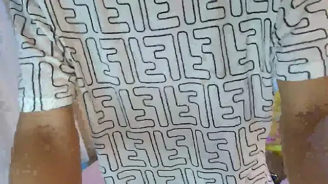 camilo nom online show from 8, 10, 2025