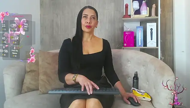 Snapshot of cortney_tayler chatting on 20, 11, 2025 cortney tayler online show from 20, 11, 2025