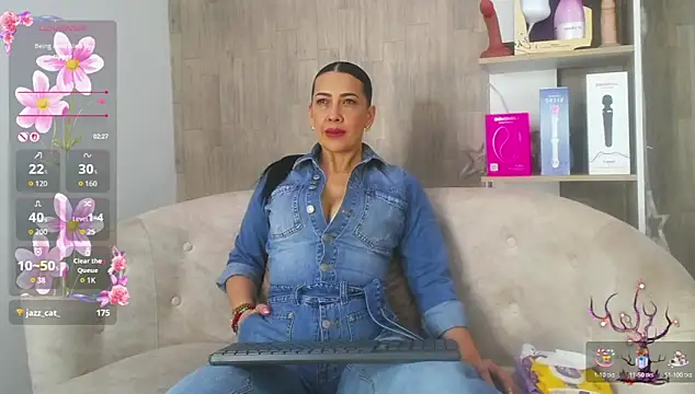 Snapshot of cortney_tayler chatting on 22, 11, 2025 cortney tayler online show from 22, 11, 2025