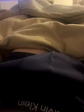 Snapshot of ppeterb chatting on 11, 11, 2025 ppeterb online show from 11, 11, 2025