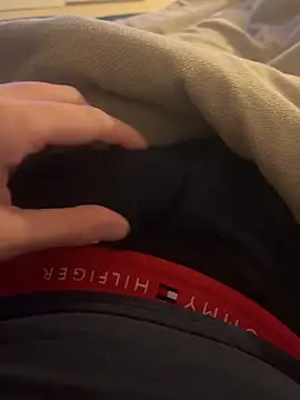 Snapshot of ppeterb chatting on 24, 11, 2025 ppeterb online show from 24, 11, 2025