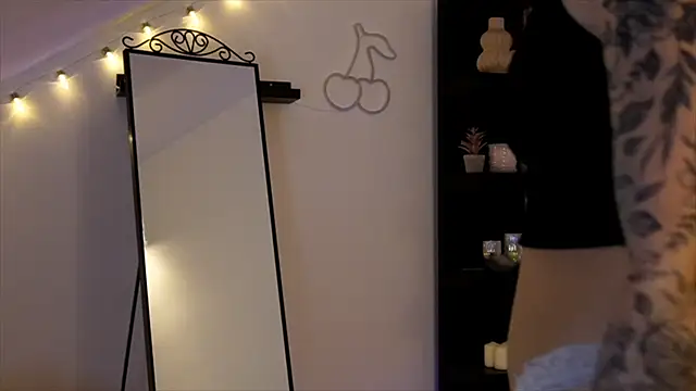 Naomii20   online show from 31, 10, 2025