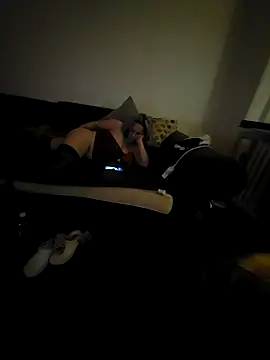 Snapshot of ladylou23 chatting on 22, 11, 2025 ladylou23 online show from 22, 11, 2025