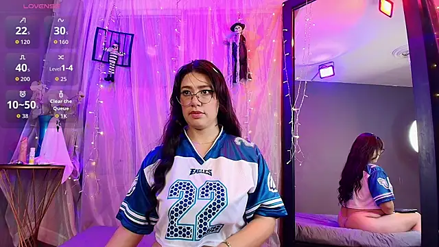 Snapshot of Shalyn_Lux chatting on 21, 10, 2025 Shalyn Lux online show from 21, 10, 2025