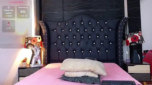 Keysha Queen  online show from 1, 10, 2025