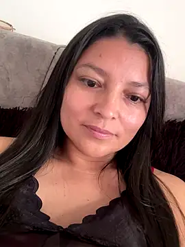 Zui Rouse online show from 4, 10, 2025