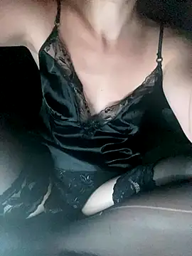 Snapshot of Leaa2000 chatting on 25, 10, 2025 Leaa2000 online show from 25, 10, 2025