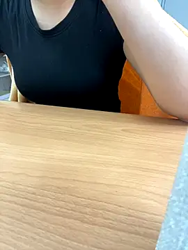 Snapshot of ThuPhuong-Tr chatting on 11, 10, 2025 ThuPhuong-Tr online show from 11, 10, 2025