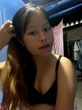 Snapshot of O_o_UwU_o_O chatting on 12, 10, 2025 O o UwU o O online show from 12, 10, 2025