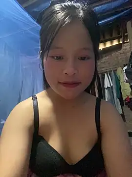 Snapshot of O_o_UwU_o_O chatting on 15, 10, 2025 O o UwU o O online show from 15, 10, 2025