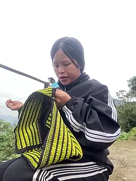 Snapshot of O_o_UwU_o_O chatting on 21, 11, 2025 O o UwU o O online show from 21, 11, 2025