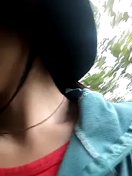 ngan-cute online show from 2, 12, 2025