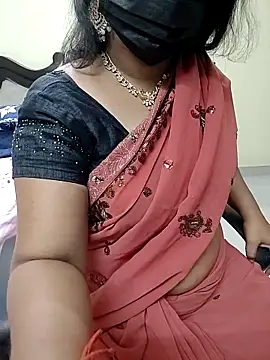 Snapshot of tamilmaha12 chatting on 3, 11, 2025 tamilmaha12 online show from 3, 11, 2025