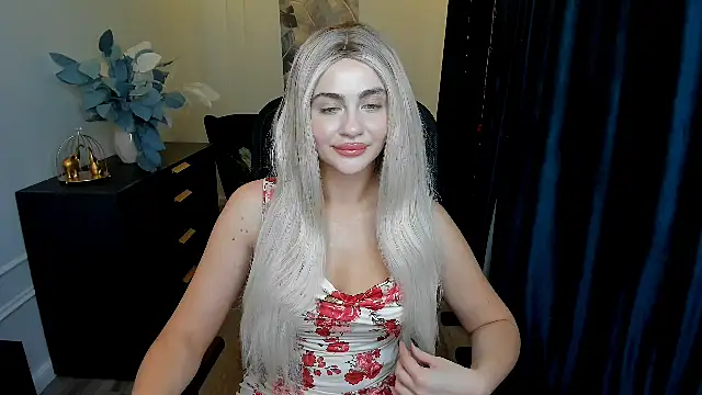 LeslieMineg online show from 6, 11, 2025