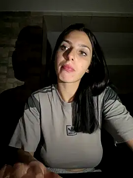 Snapshot of Laraa201 chatting on 16, 10, 2025 Laraa201 online show from 16, 10, 2025
