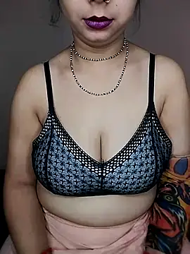 Snapshot of Oh_011 chatting on 6, 11, 2025 Oh 011 online show from 6, 11, 2025