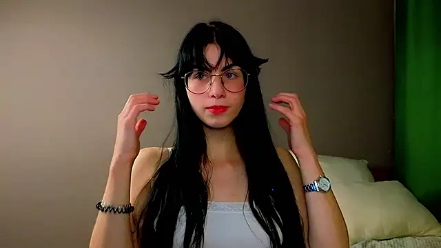 ArlineJanik online show from 28, 9, 2025