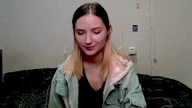  kikiclark   online show from 12, 10, 2025