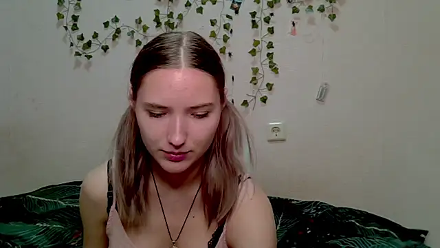  kikiclark   online show from 26, 10, 2025