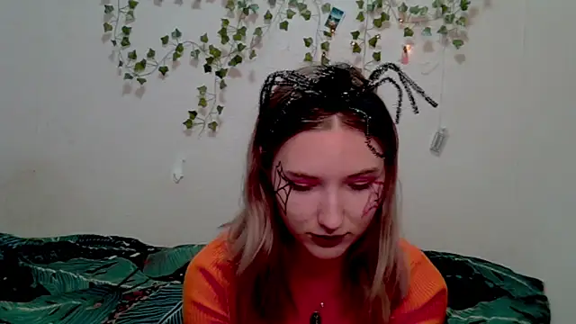  kikiclark   online show from 31, 10, 2025