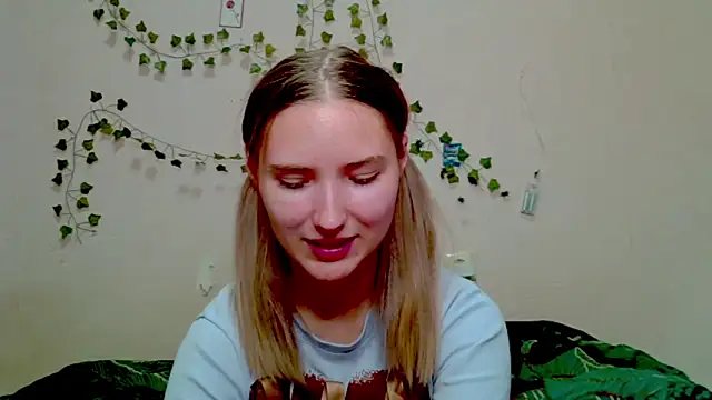  kikiclark   online show from 23, 11, 2025