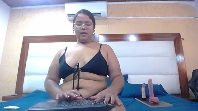 NicolBonnie online show from 25, 9, 2025