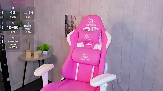 Snapshot of Lynn_Martin chatting on 25, 10, 2025 Lynn Martin online show from 25, 10, 2025