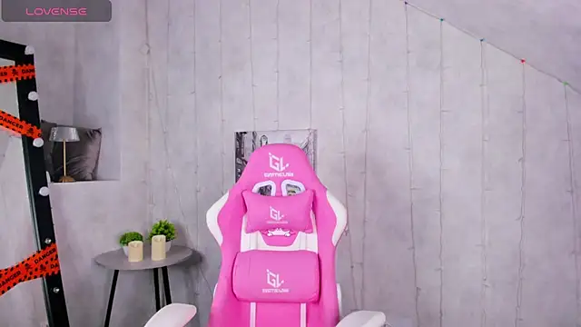 Snapshot of Lynn_Martin chatting on 31, 10, 2025 Lynn Martin online show from 31, 10, 2025