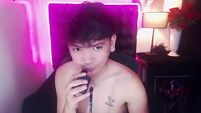 Asianbluefuckerrrr online show from 22, 9, 2025