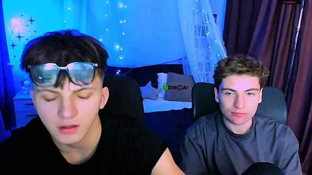 travis wolf  online show from 13, 12, 2025