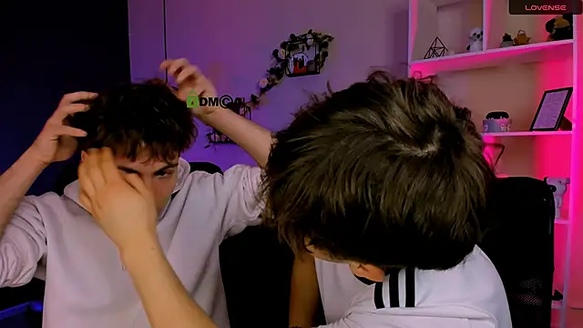 travis wolf  online show from 18, 3, 2026