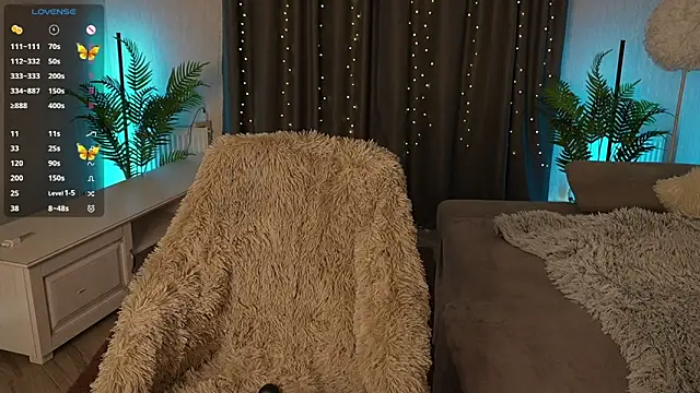 ValenciiaQ online show from 8, 10, 2025