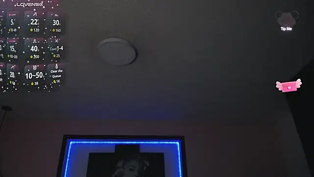  Charlotte Collins  online show from 16, 11, 2025