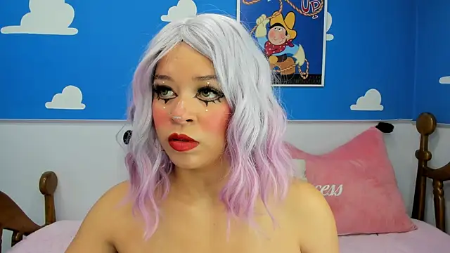 Snapshot of miss__evolet chatting on 28, 10, 2025 miss evolet online show from 28, 10, 2025