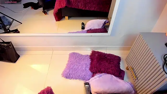 Mia Valentine  online show from 6, 3, 2026