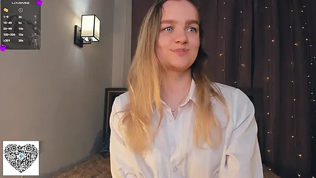 Snapshot of KerenFurguson chatting on 25, 9, 2025 KerenFurguson online show from 25, 9, 2025