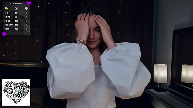 Snapshot of KerenFurguson chatting on 26, 9, 2025 KerenFurguson online show from 26, 9, 2025