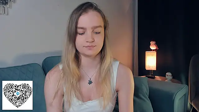 Snapshot of KerenFurguson chatting on 19, 10, 2025 KerenFurguson online show from 19, 10, 2025