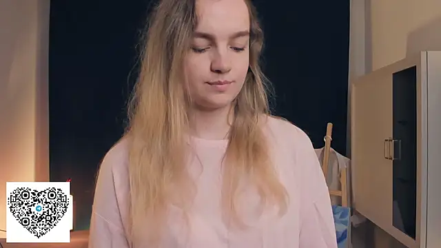 Snapshot of KerenFurguson chatting on 24, 10, 2025 KerenFurguson online show from 24, 10, 2025