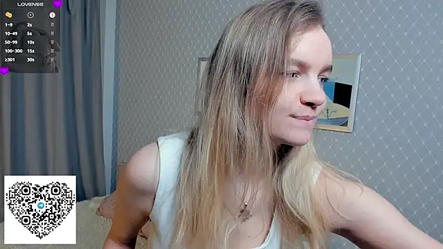 Snapshot of KerenFurguson chatting on 4, 11, 2025 KerenFurguson online show from 4, 11, 2025