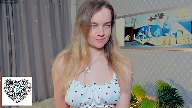 Snapshot of KerenFurguson chatting on 6, 11, 2025 KerenFurguson online show from 6, 11, 2025