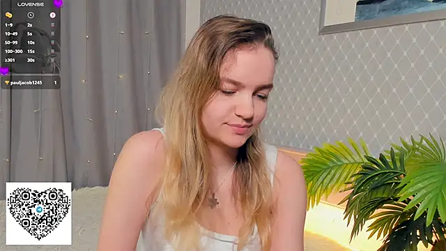 Snapshot of KerenFurguson chatting on 9, 11, 2025 KerenFurguson online show from 9, 11, 2025