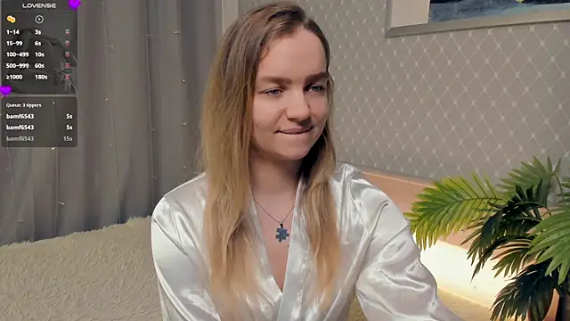 Snapshot of KerenFurguson chatting on 17, 11, 2025 KerenFurguson online show from 17, 11, 2025