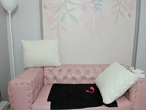 Liasweetie  online show from 18, 9, 2025
