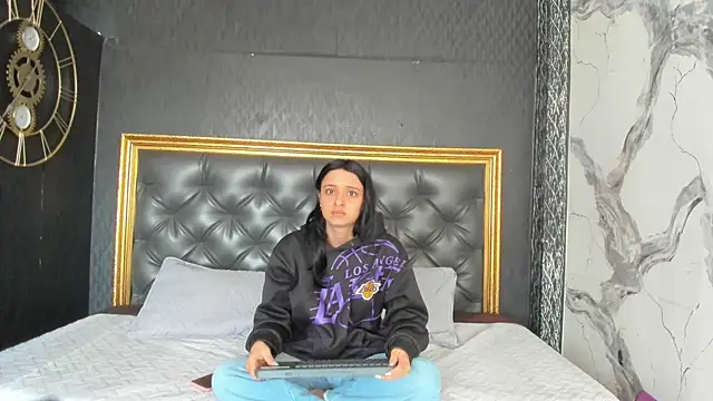 Snapshot of markAndPhilip chatting on 10, 10, 2025 markAndPhilip online show from 10, 10, 2025