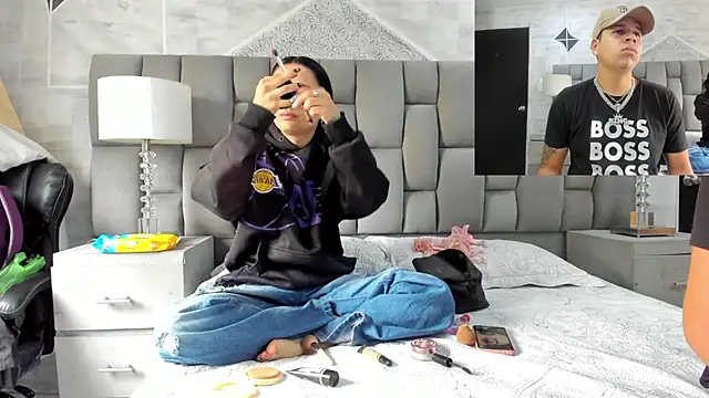 Snapshot of markAndPhilip chatting on 13, 10, 2025 markAndPhilip online show from 13, 10, 2025